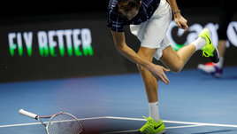 Медведев титул сдал. 211-сантиметровый американец перестрелял Даниила