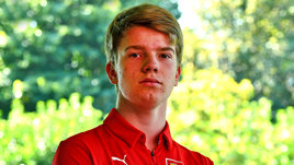 «В Италии не чувствую себя дома. В Петербурге — комфортнее». Роберт Шварцман — о битве за место в «Феррари»