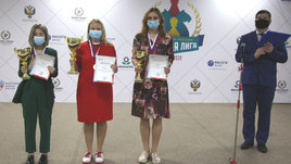 Десятка для Суперфиналов. Прошел первый турнир в «живые шахматы»