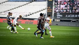 «Фламенго» уничтожил «Коринтианс», Витинью забил гол-красавец