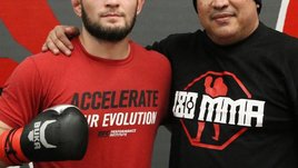 «Меня преследует безумная фанатка из России». Откровенное интервью с американским тренером Хабиба