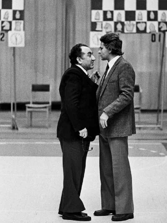 Чемпионы мира по шахматам Тигран Петросян (слева) и Борис Спасский. Фото Сергей Киврин Чемпионы мира по шахматам Тигран Петросян (слева) и Борис Спасский. Фото Сергей Киврин