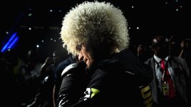 История папахи Хабиба: купил в аэропорту 8 лет назад и никогда не сдает в багаж