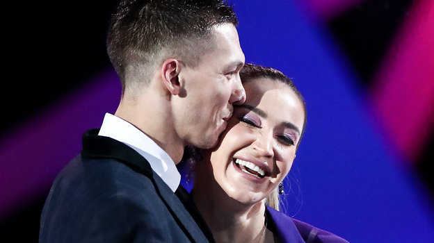 Ольга Бузова и Дмитрий Соловьев. Фото Дарья Исаева, «СЭ» / Canon EOS-1D X Mark II Ольга Бузова и Дмитрий Соловьев. Фото Дарья Исаева, «СЭ» / Canon EOS-1D X Mark II