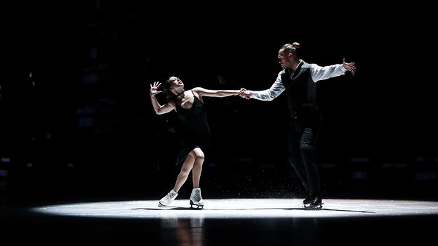 Танец Екатерины Бобровой и Влада Соколовского. Фото Дарья Исаева, «СЭ» / Canon EOS-1D X Mark II Танец Екатерины Бобровой и Влада Соколовского. Фото Дарья Исаева, «СЭ» / Canon EOS-1D X Mark II