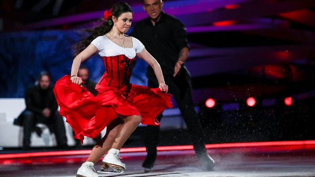 Выступление Елены Ильиных и Влада Топалова. Фото Дарья Исаева, «СЭ» / Canon EOS-1D X Mark II Выступление Елены Ильиных и Влада Топалова. Фото Дарья Исаева, «СЭ» / Canon EOS-1D X Mark II