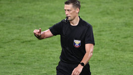 Казарцев отменил два пенальти и удалил Еременко