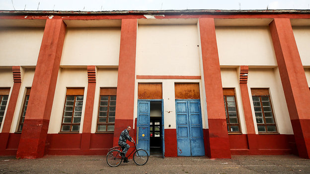 Стадион «Труд». Фото Дарья Исаева, «СЭ» / Canon EOS-1D X Mark II Стадион «Труд». Фото Дарья Исаева, «СЭ» / Canon EOS-1D X Mark II