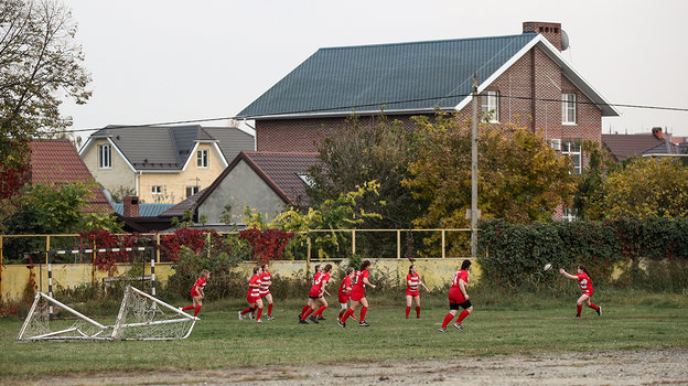 Стадион «Труд». Фото Дарья Исаева, «СЭ» / Canon EOS-1D X Mark II Стадион «Труд». Фото Дарья Исаева, «СЭ» / Canon EOS-1D X Mark II