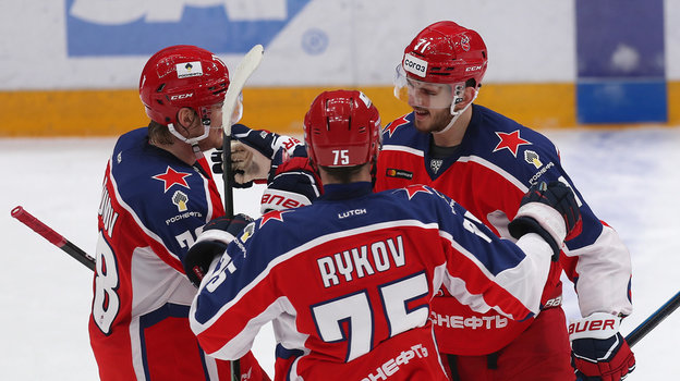 Хоккеисты ЦСКА. Фото Федор Успенский, «СЭ» / Canon EOS-1D X Mark II Хоккеисты ЦСКА. Фото Федор Успенский, «СЭ» / Canon EOS-1D X Mark II