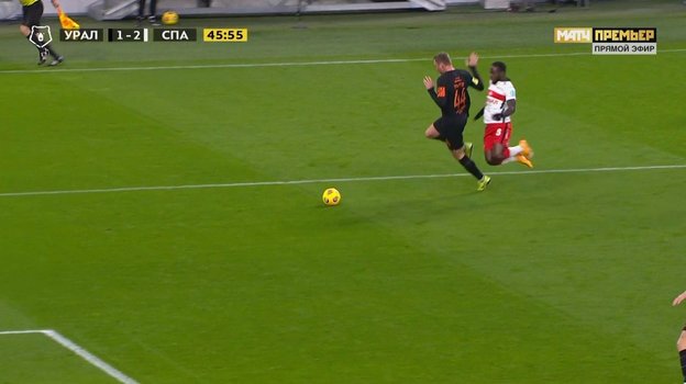 Мозес зарабатывает пенальти. Мозес зарабатывает пенальти.