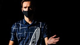 Медведев заработал первый финал за год. Там его ждет Зверев