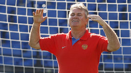 После четвертьфинала с Голландией младенцев в России называли Гусами. Истории о Хиддинке