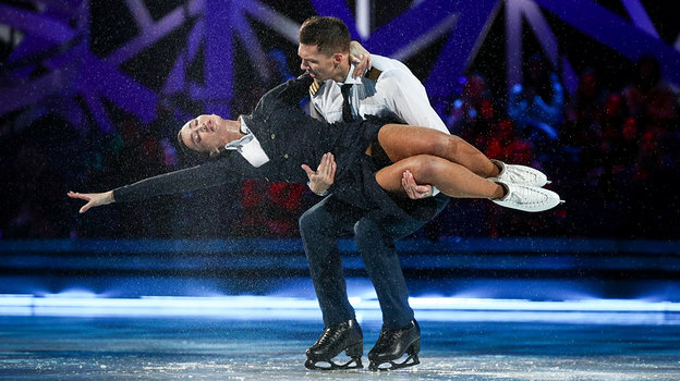 Ольга Бузова и Дмитрий Соловьев. Фото Дарья Исаева, «СЭ» / Canon EOS-1D X Mark II Ольга Бузова и Дмитрий Соловьев. Фото Дарья Исаева, «СЭ» / Canon EOS-1D X Mark II