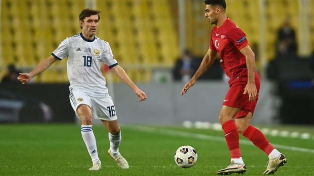 15 ноября. Стамбул. Турция — Россия — 3:2. Юрий Жирков (слева). Фото AFP 15 ноября. Стамбул. Турция — Россия — 3:2. Юрий Жирков (слева). Фото AFP