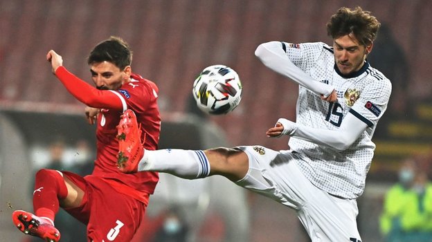 19 ноября. Белград. Сербия — Россия — 5:0. Алексей Миранчук (справа). Фото AFP 19 ноября. Белград. Сербия — Россия — 5:0. Алексей Миранчук (справа). Фото AFP