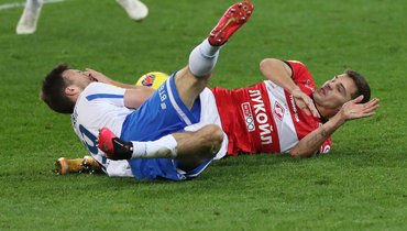 21 ноября. Москва. «Спартак» — «Динамо» — 1:1. Дерби завершилось вничью.