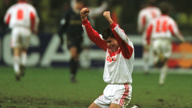 22 ноября 2000 года. Москва. «Спартак» — «Арсенал» (Лондон) — 4:1. Счастливый Юрий Ковтун. Фото Григорий Филиппов 22 ноября 2000 года. Москва. «Спартак» — «Арсенал» (Лондон) — 4:1. Счастливый Юрий Ковтун. Фото Григорий Филиппов