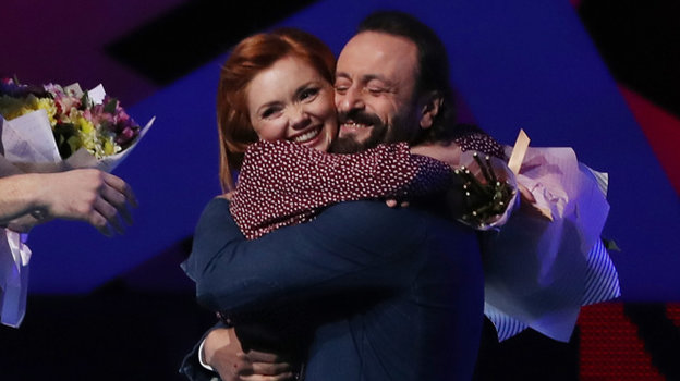 Шоу «Ледниковый период». Девятый выпуск. Ольга Кузьмина и Илья Авербух. Фото Александр Федоров, «СЭ» / Canon EOS-1D X Mark II Шоу «Ледниковый период». Девятый выпуск. Ольга Кузьмина и Илья Авербух. Фото Александр Федоров, «СЭ» / Canon EOS-1D X Mark II