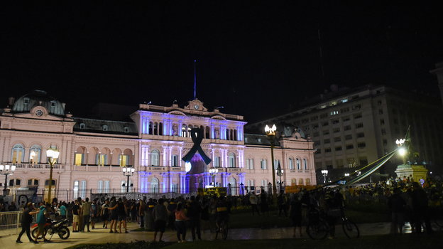 Президентский дворец «Каса Росада» в Буэнос-Айресе, Аргентина. Здесь будет проходить прощание с Марадоной. Фото Reuters Президентский дворец «Каса Росада» в Буэнос-Айресе, Аргентина. Здесь будет проходить прощание с Марадоной. Фото Reuters