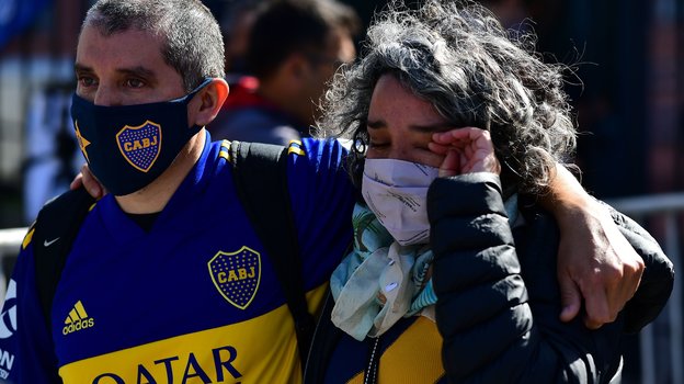 Фанаты не могут сдержать слез. Фото AFP Фанаты не могут сдержать слез. Фото AFP