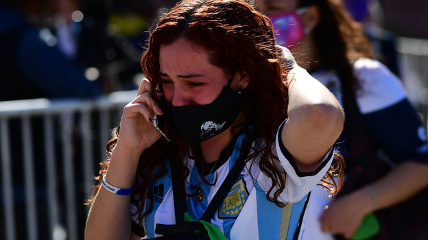 Фанаты не могут сдержать слез. Фото AFP Фанаты не могут сдержать слез. Фото AFP