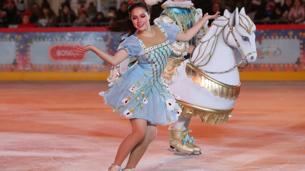 28 ноября. Москва. Красная площадь. Алина Загитова. Фото Федор Успенский, «СЭ» / Canon EOS-1D X Mark II 28 ноября. Москва. Красная площадь. Алина Загитова. Фото Федор Успенский, «СЭ» / Canon EOS-1D X Mark II