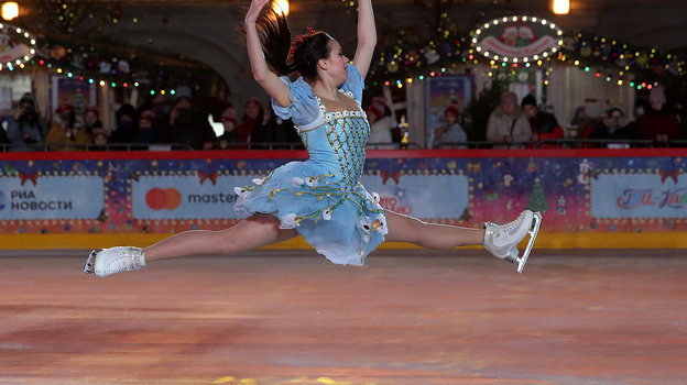 28 ноября. Москва. Красная площадь. Алина Загитова. Фото Федор Успенский, «СЭ» / Canon EOS-1D X Mark II 28 ноября. Москва. Красная площадь. Алина Загитова. Фото Федор Успенский, «СЭ» / Canon EOS-1D X Mark II