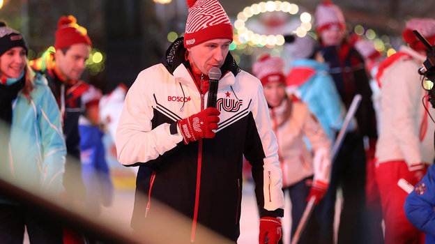 28 ноября. Москва. Красная площадь. Алексей Ягудин. Фото Федор Успенский, «СЭ» / Canon EOS-1D X Mark II 28 ноября. Москва. Красная площадь. Алексей Ягудин. Фото Федор Успенский, «СЭ» / Canon EOS-1D X Mark II