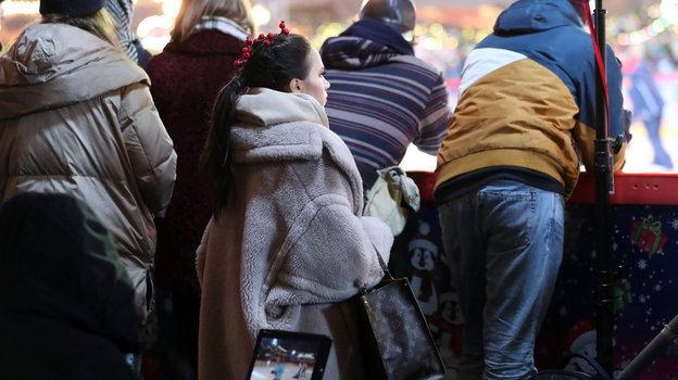 28 ноября. Москва. Красная площадь. Алина Загитова после выступления. Фото Федор Успенский, «СЭ» / Canon EOS-1D X Mark II 28 ноября. Москва. Красная площадь. Алина Загитова после выступления. Фото Федор Успенский, «СЭ» / Canon EOS-1D X Mark II