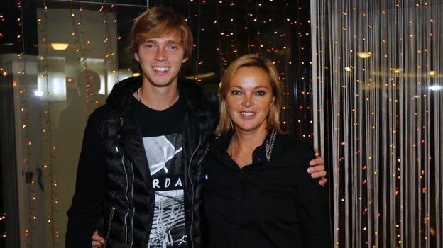 2015 год. Андрей Рублев с мамой Мариной. Фото Сергей Киврин и Андрей Голованов 2015 год. Андрей Рублев с мамой Мариной. Фото Сергей Киврин и Андрей Голованов