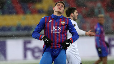 3 декабря. Москва. ЦСКА — «Вольфсбергер» — 0:1. Игорь Дивеев после промаха.