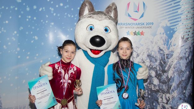 Сестры Окладниковы. Фото Фото из семейного архива Сестры Окладниковы. Фото Фото из семейного архива