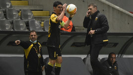 Каррера — последний в группе ЛЕ. Как и Гончаренко