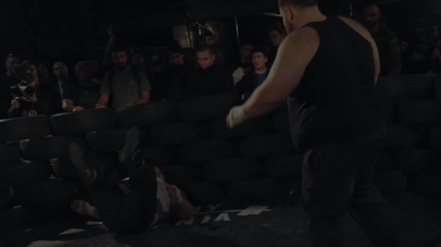 Бой Дениса Вильданова (слева) и Василия Камоцкого. Фото Youtube.com Бой Дениса Вильданова (слева) и Василия Камоцкого. Фото Youtube.com