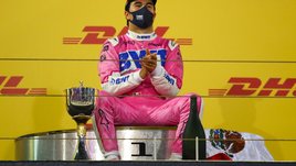 Перес прорывается с последнего места к победе! Драма «Мерседесов» в Бахрейне