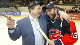 «Такой дешевкой в Магнитогорске брезгуют даже привокзальные бомжи». Великое противостояние российского хоккея