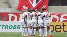 «Сан-Паулу» уходит в отрыв. У Дани Алвеса голевой пас, у Лусиану — титул игрока месяца