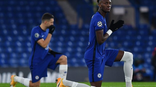 8 декабря. Лондон. «Челси» — «Краснодар». Тэмми Абрахам (справа). Фото AFP 8 декабря. Лондон. «Челси» — «Краснодар». Тэмми Абрахам (справа). Фото AFP