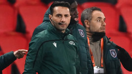 В центре скандала в Париже: этот арбитр спас чужую жизнь, но хотел остановить свою. Из-за него удалили Писарева и наказали Петреску