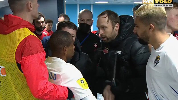 Андреа Хинкель (справа) и Жоаозиньо. Андреа Хинкель (справа) и Жоаозиньо.