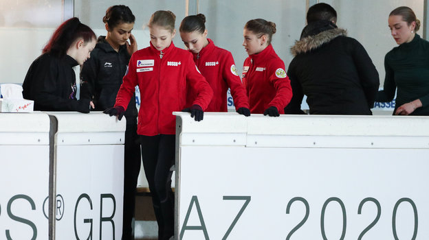 Александра Трусова, Алена Косторная, Анна Щербакова. Фото Дарья Исаева, «СЭ» / Canon EOS-1D X Mark II Александра Трусова, Алена Косторная, Анна Щербакова. Фото Дарья Исаева, «СЭ» / Canon EOS-1D X Mark II