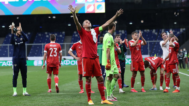 3 сентября. Москва. Россия — Сербия — 3:1. Футболисты нашей сборной после игры. Фото Александр Федоров, «СЭ» / Canon EOS-1D X Mark II 3 сентября. Москва. Россия — Сербия — 3:1. Футболисты нашей сборной после игры. Фото Александр Федоров, «СЭ» / Canon EOS-1D X Mark II