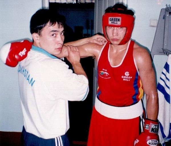 Максим (слева) и Геннадий Головкины во времена любительской карьеры GGG. Фото vk.com Максим (слева) и Геннадий Головкины во времена любительской карьеры GGG. Фото vk.com