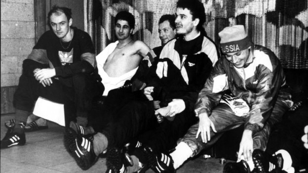 1995 год. Тарасовка. Виктор Онопко, Рамиз Мамедов, Дмитрий Хлестов, Юрий Никифоров, Илья Цымбаларь (слева направо). Фото Юрий Широкогоров 1995 год. Тарасовка. Виктор Онопко, Рамиз Мамедов, Дмитрий Хлестов, Юрий Никифоров, Илья Цымбаларь (слева направо). Фото Юрий Широкогоров