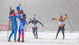 Россия победила в биатлоне! Павлова и Елисеев выиграли «Рождественскую гонку»