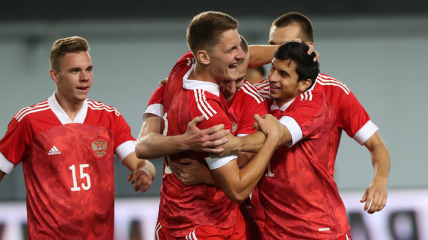 Футболисты молодежной сборной России. Фото Александр Федоров, «СЭ» / Canon EOS-1D X Mark II Футболисты молодежной сборной России. Фото Александр Федоров, «СЭ» / Canon EOS-1D X Mark II