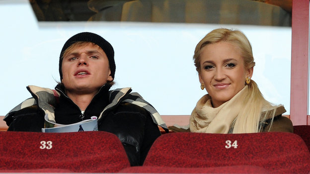 В те нередкие моменты, когда Дмитрий Тарасов был травмирован, пара смотрела матчи вместе. Фото Никита Успенский В те нередкие моменты, когда Дмитрий Тарасов был травмирован, пара смотрела матчи вместе. Фото Никита Успенский