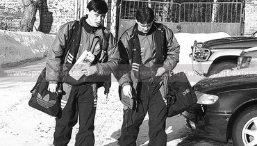 Январь 1995 года. Тарасовка. Илья Цымбаларь (слева) и Дмитрий Аленичев приехали на первую тренировку «Спартака» в первый рабочий день команды 1995 года.