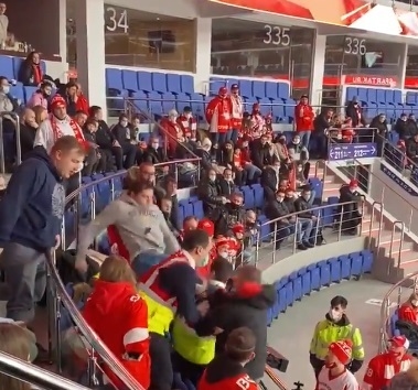 Драка. Фото Twitter Драка. Фото Twitter